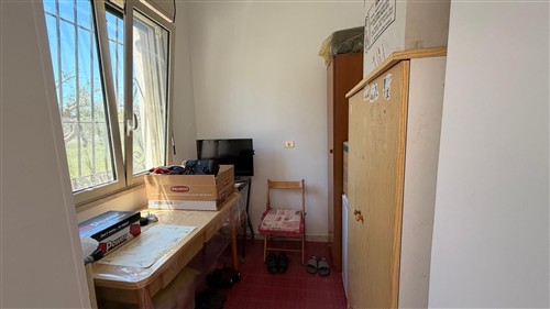 Villa a Pochi Passi, Completa di Tutti i Servizi. Buono Stato.